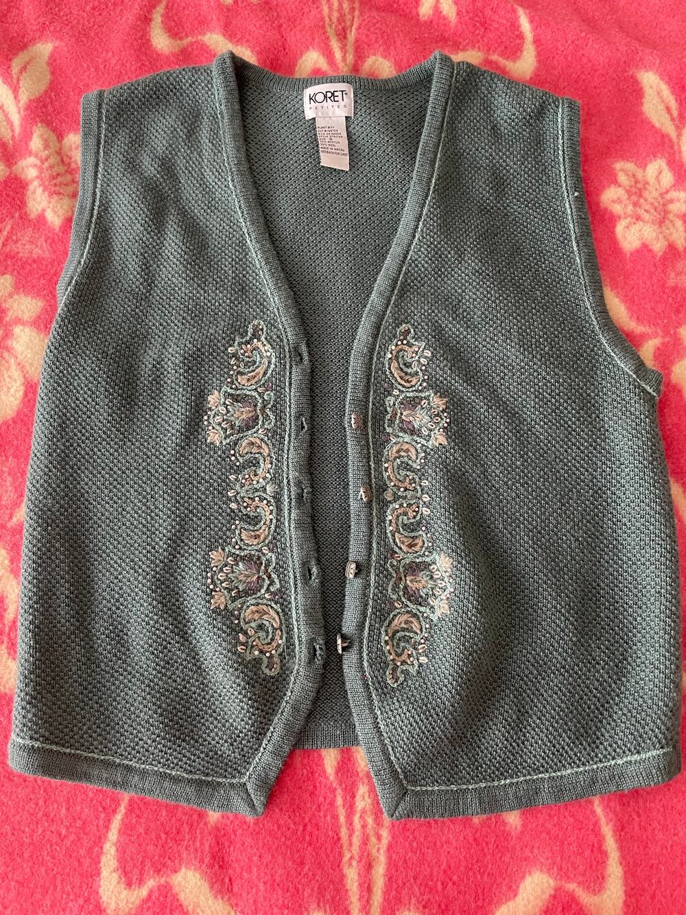 Vtg. Koret Petites embroidered sweater vest wool blend grandmacore SZ Small